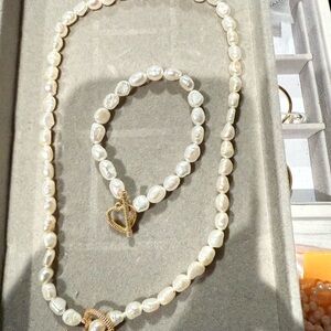 Elegant Pearl Necklace and Bracelet Set